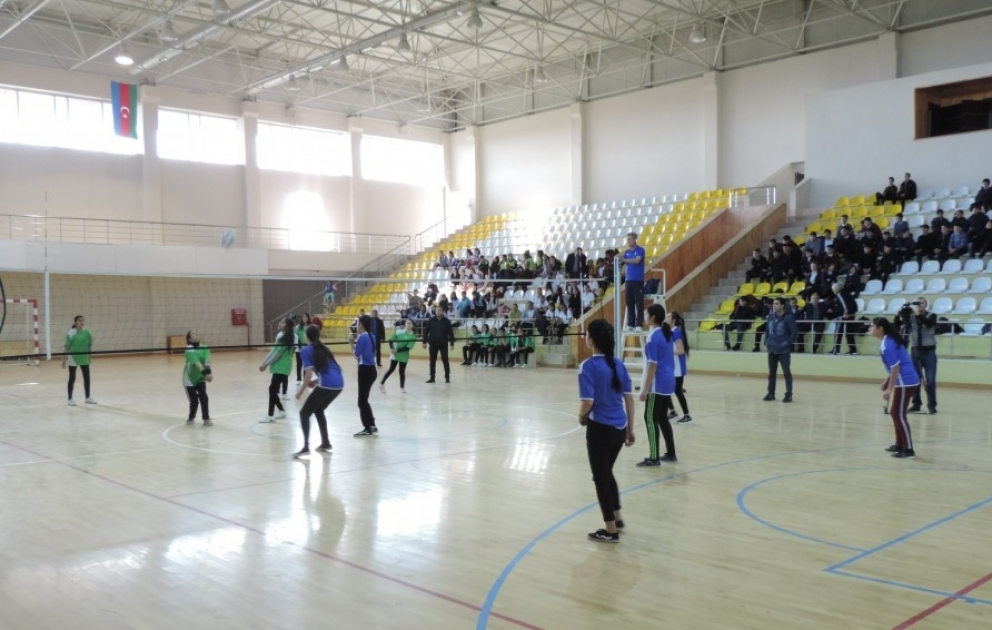 Xaçmazda keçirilən voleybol üzrə zona birinciliyində 9 komanda medallar uğrunda mübarizə aparır