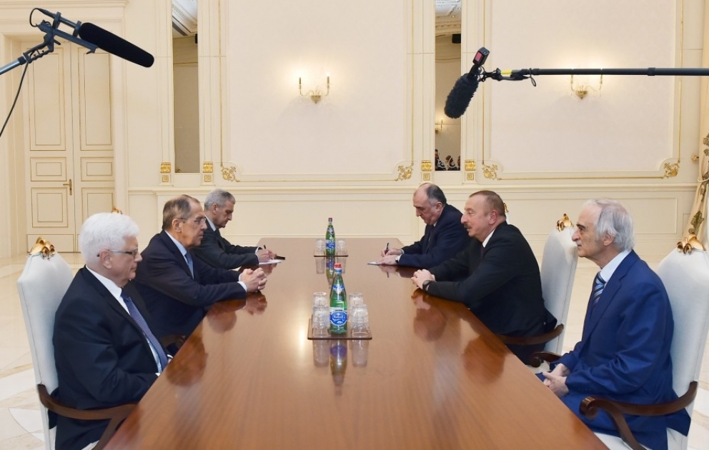 Le président Ilham Aliyev reçoit le ministre russe des Affaires étrangères