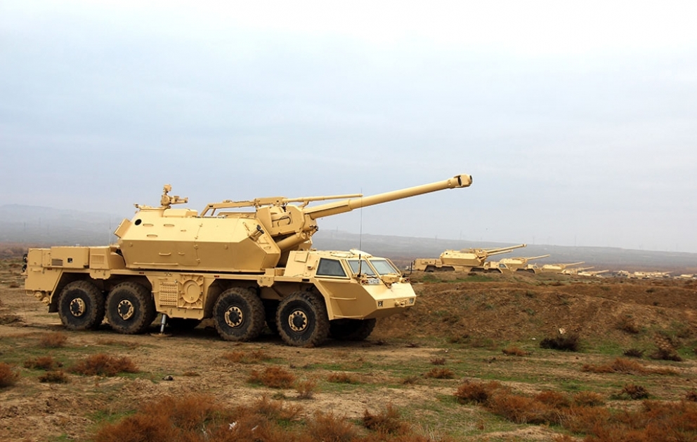 Des tirs pratiques des systèmes d’artillerie DANA