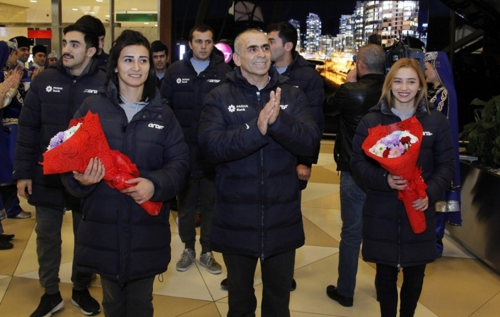 Londonda keçirilən Olimpiya Beynəlxalq Atçılıq Şousunda iştirak edən Azərbaycan nümayəndə heyəti Vətənə qayıdıb