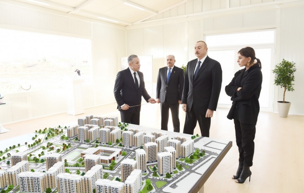 Präsident Ilham Aliyev weiht Yasamal Wohnkomplex ein