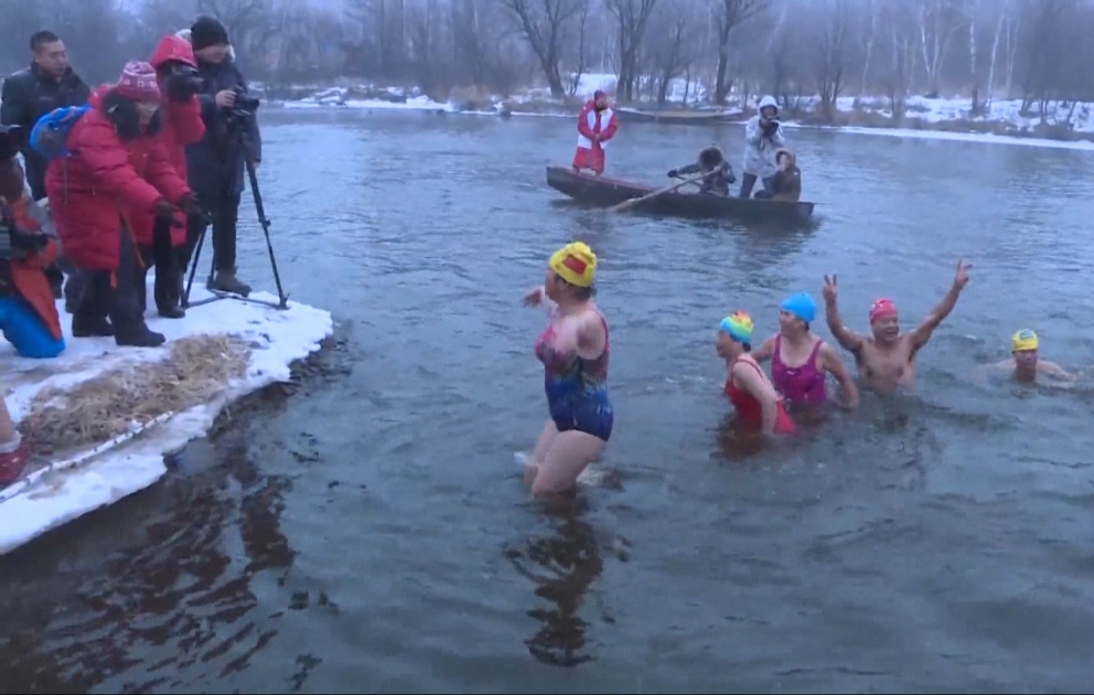Russian, Chinese winter swimmers join friendship event