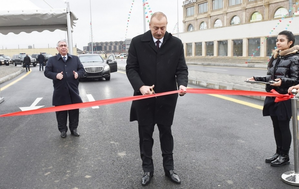 Le président Ilham Aliyev a participé à l’ouverture d’une nouvelle route reliant l’avenue Ziya Bunyadov à la route Balakhany-Binagadi
