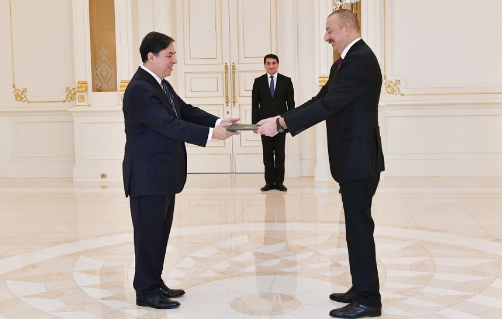Президент Ильхам Алиев принял верительные грамоты новоназначенного посла Бразилии в Азербайджане