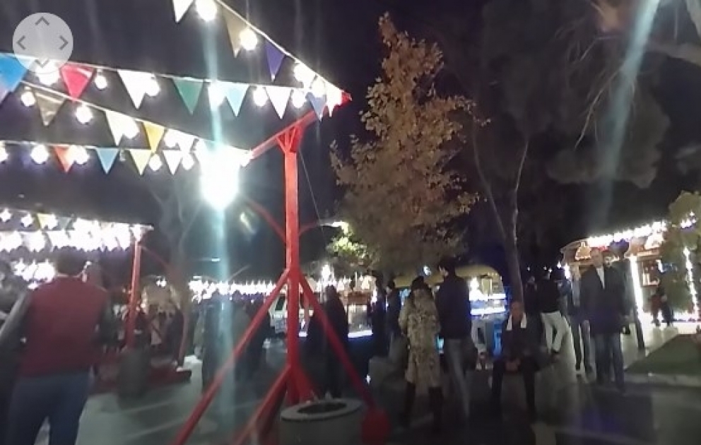 Fəvvarələr meydanı - Qış yarmarkası