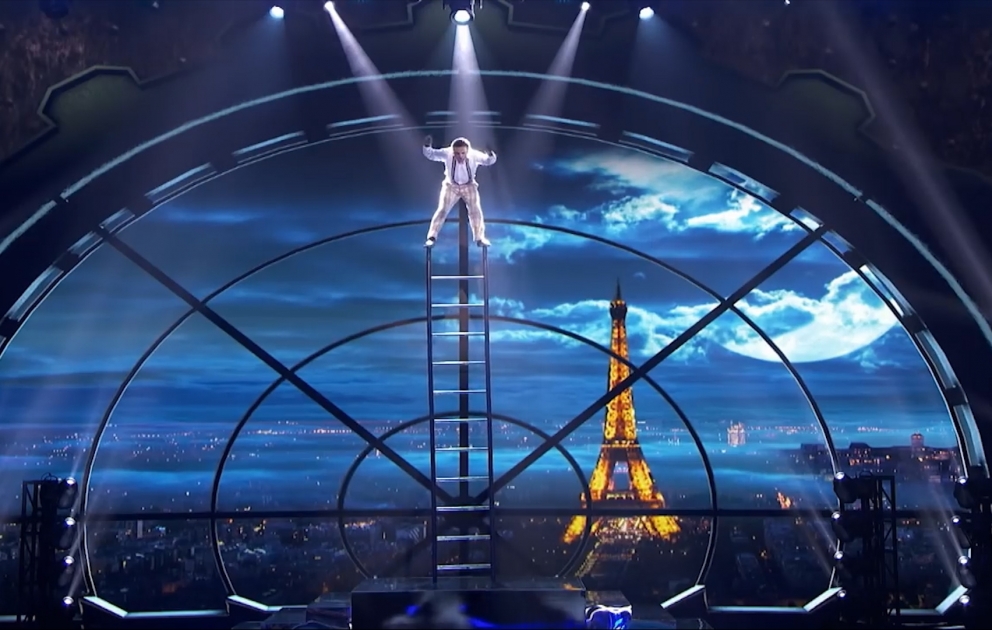 Un artiste de cirque azerbaïdjanais a répété son show dangereux aux Etats-Unis