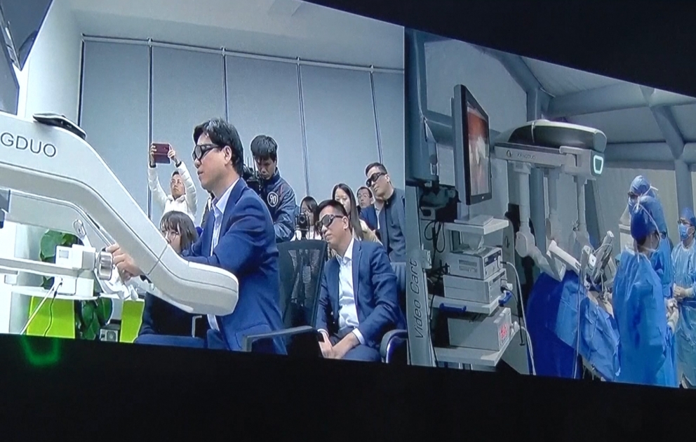 Chinesische Ärzte führen zum ersten Mal eine Operation mit Hilfe einer 5G-Kommunikationstechnologie durch