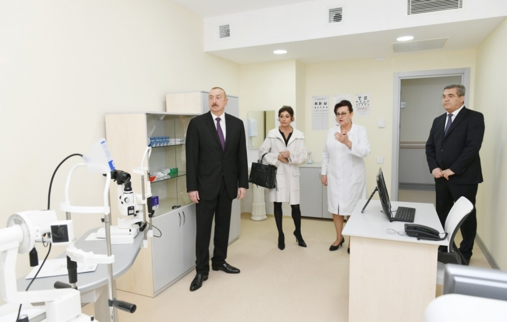 Staatspräsident Ilham Aliyev weiht zentrales Stadtkrankenhaus ein