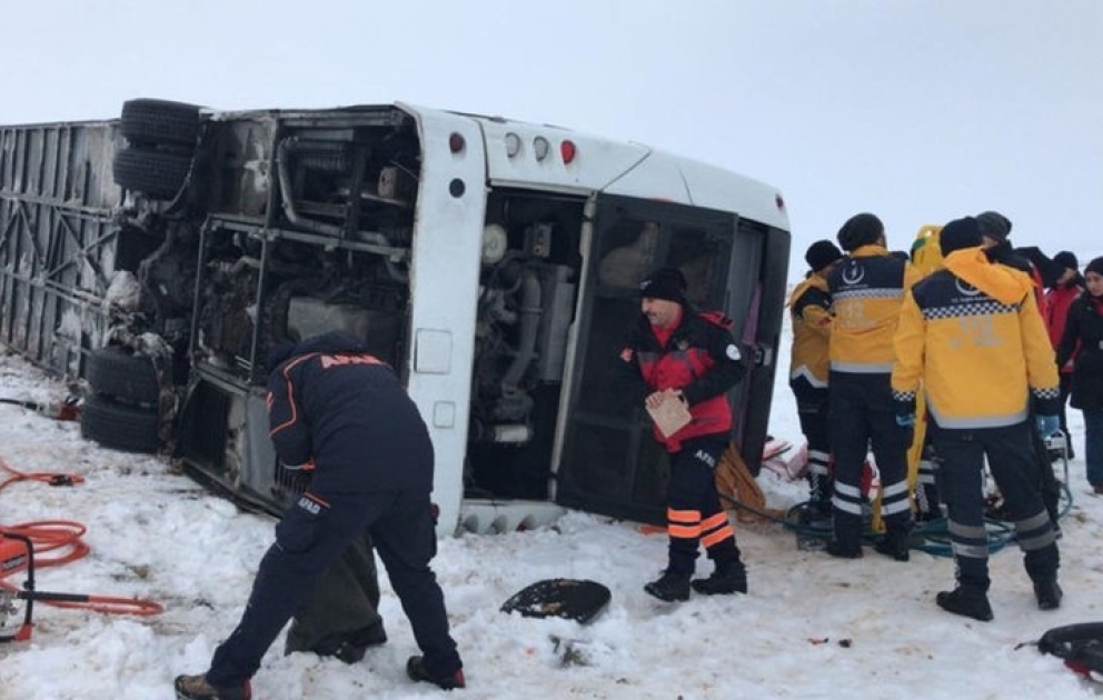 Türkiyədə avtobus qəzaya uğradı