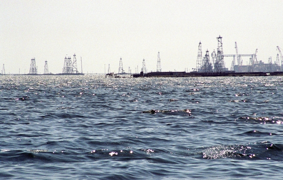 SOCAR: Hava şəraitinin kəskinləşməsi ilə əlaqədar 2500-dək neftçi təxliyə olunub