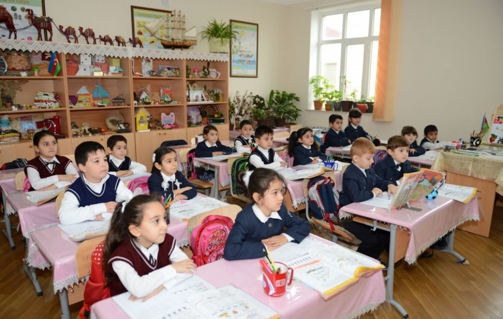Altı günlük iş rejimi ilə işləyən məktəblərdə yanvarın 19-da dərslər keçiriləcək