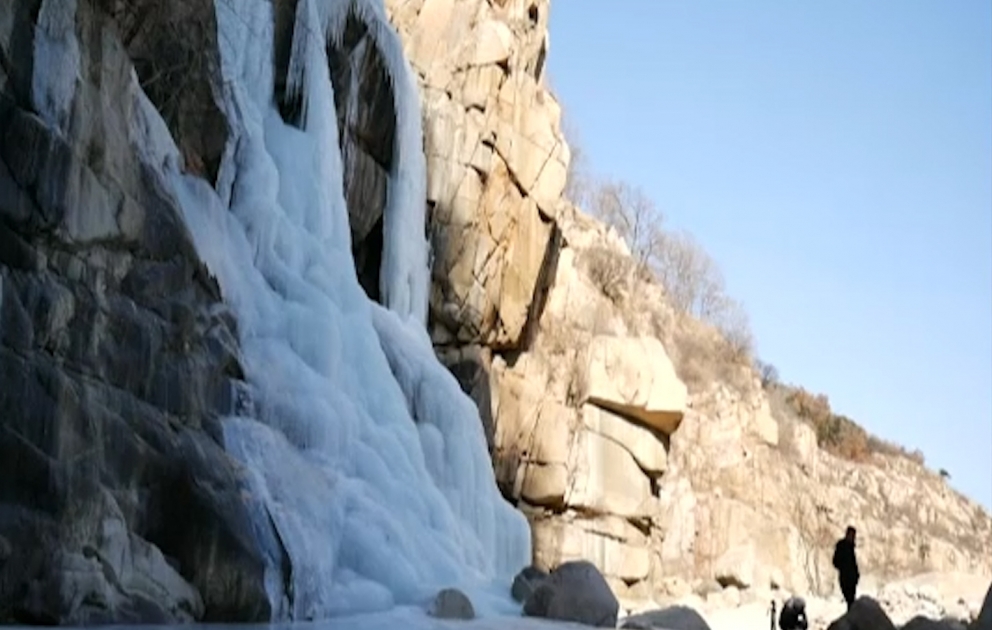 Застывший водопад