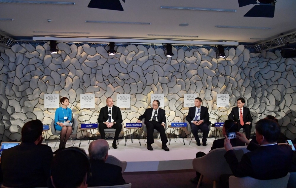 Le président Ilham Aliyev participe à la session «Développer l’initiative Une ceinture, une route: vision de la Chine estimée à un billion de dollars» à Davos