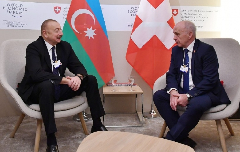 Davos: entretien du président azerbaïdjanais Ilham Aliyev avec le président de la Confédération suisse Ueli Maurer