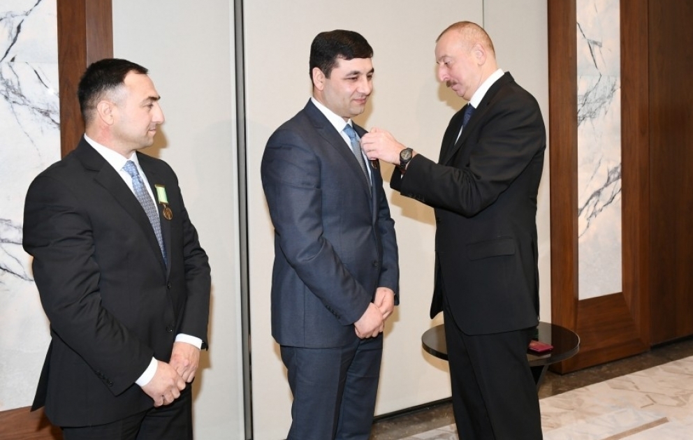 Prezident İlham Əliyev Ukraynada yaşayan soydaşlarımız Sabir və Umud Şirinov qardaşlarını “İgidliyə görə” medalı ilə təltif edib