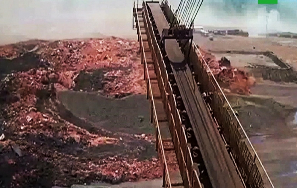 Moment of Brazil dam collapse caught on camera