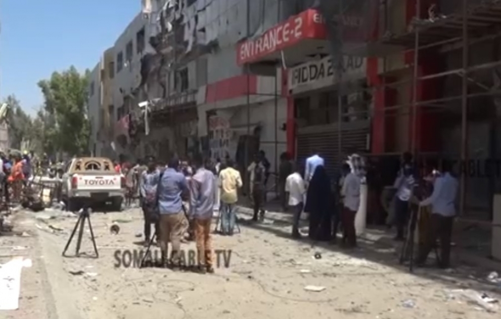 Car bomb kills 11 at Somalia shopping mall