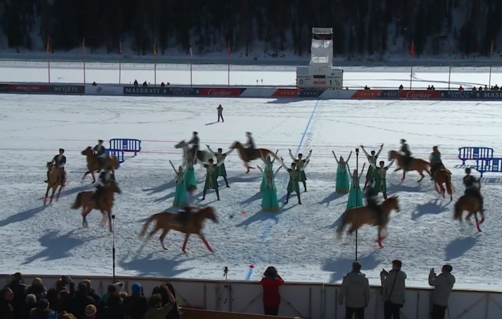 Performance spectaculaire des chevaux Karabagh à la Coupe du monde de polo sur neige en Suisse