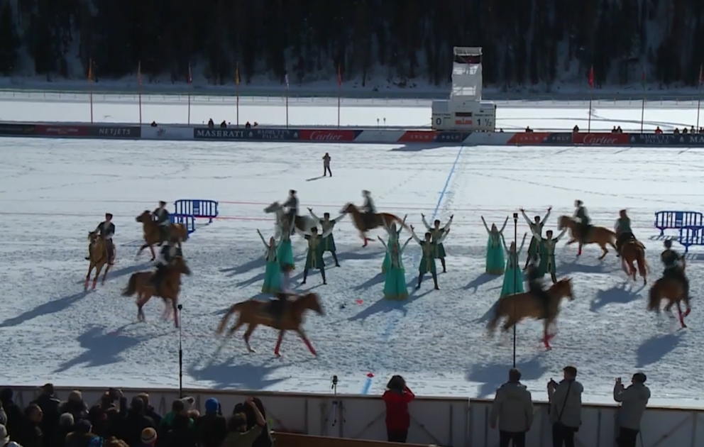 Karabachs Pferde traten bei einem in der Schweiz ausgetragenen Weltcup im Winterpolo erfolgreich auf