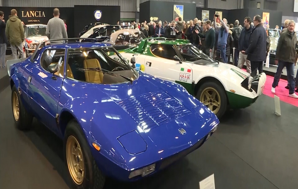 In Paris findet Oldtimermesse statt