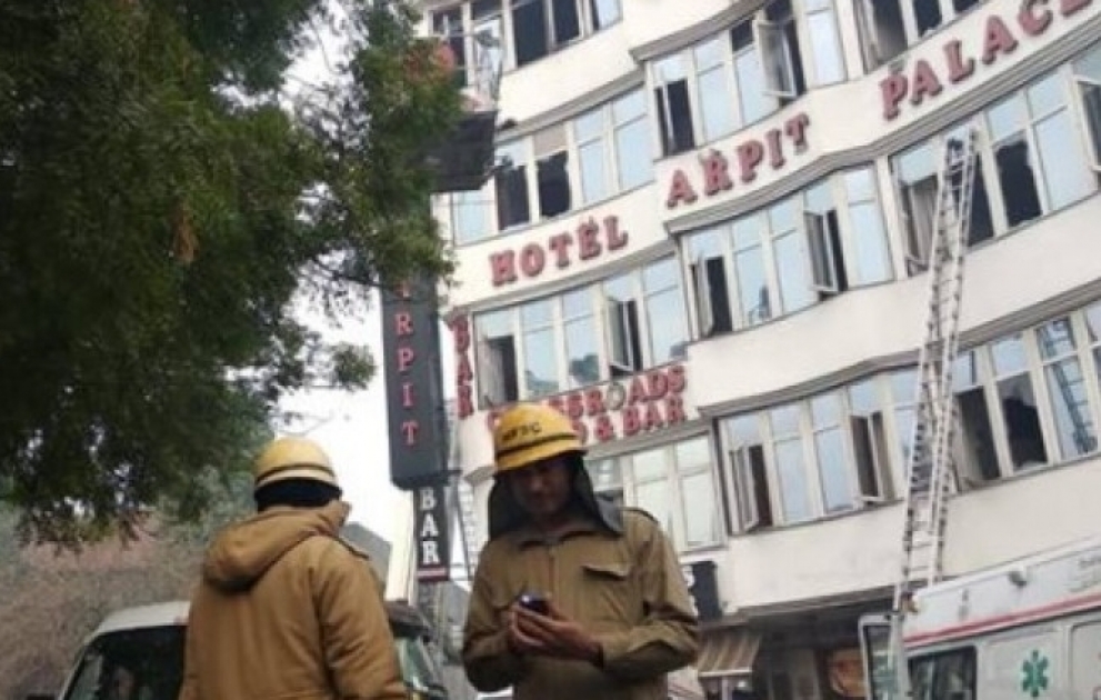 Hindistanda hoteldə baş verən yanğında ən azı doqquz nəfər ölüb