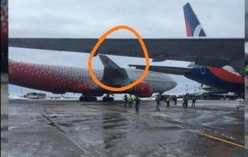 Moskva aeroportunda iki sərnişin təyyarəsi toqquşdu