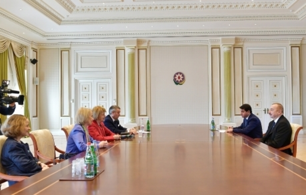 Le président Ilham Aliyev reçoit une délégation menée par la baronne Emma Nicholson