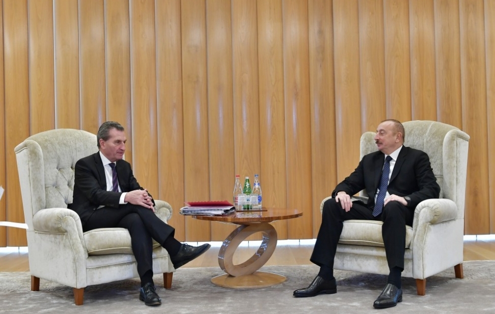 Le président Ilham Aliyev reçoit le commissaire européen au budget et aux ressources humaines