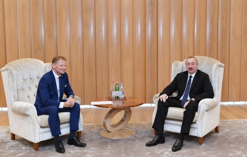 Le président Ilham Aliyev a rencontré le vice-président de la Banque européenne d'investissement