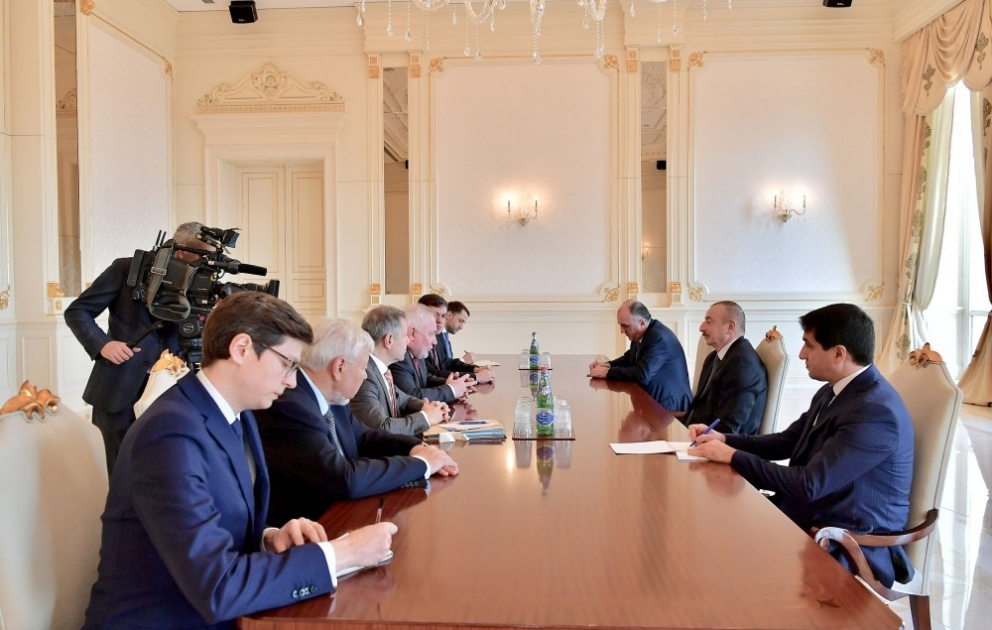 Ko-Vorsitzenden der OSZE Minsk-Gruppe von Staatspräsident Ilham Aliyev zum Gespräch empfangen