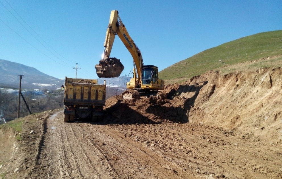 Şabranda 8 yaşayış məntəqəsini birləşdirən yeni avtomobil yolu tikilir