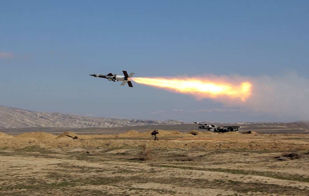 Hava Hücumundan Müdafiə bölmələrinin döyüş atışlı təlimləri keçirilib