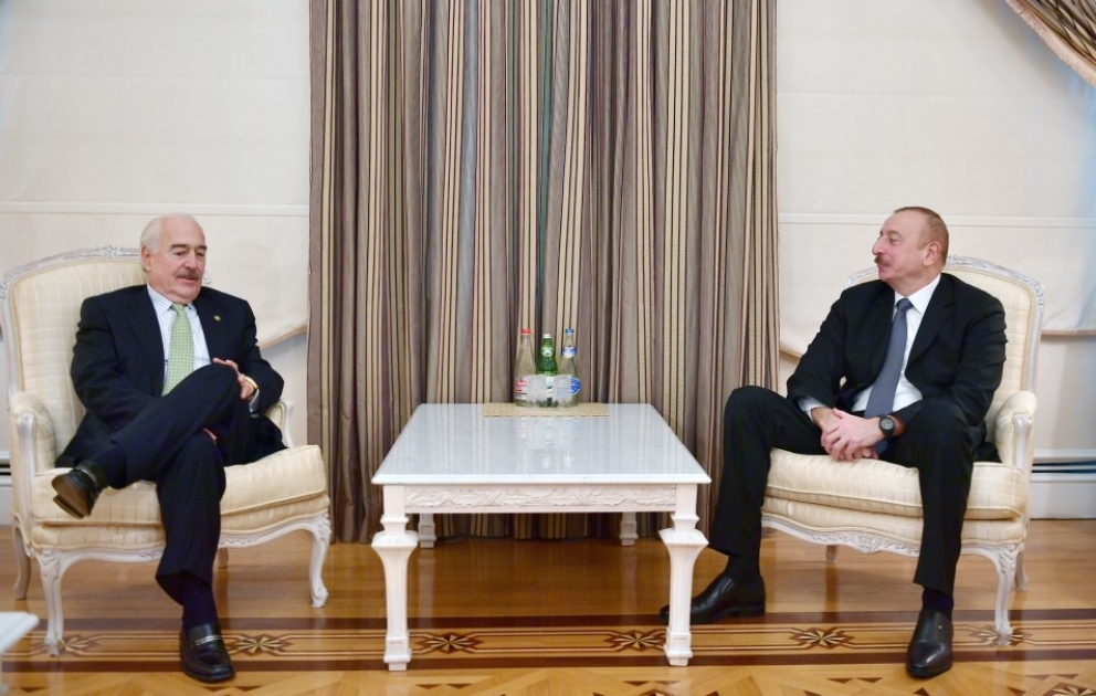 Le président Ilham Aliyev a reçu une délégation menée par le président de l'Internationale Démocrate Centriste
