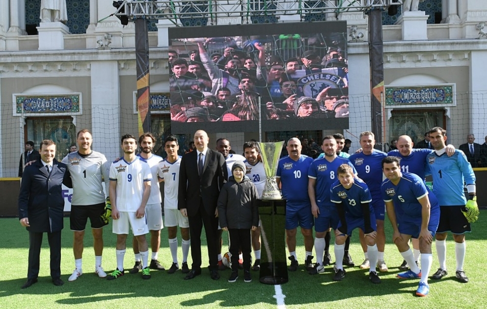 "Baku 2019: Finale der Stars"  
 Präsident Ilham Aliyev schaut beim Spiel zu