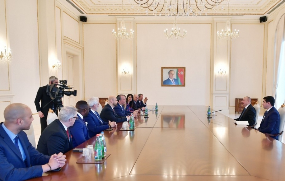 Prezident İlham Əliyev ABŞ Etnik Anlaşma Fondunun prezidentinin başçılıq etdiyi nümayəndə heyətini qəbul edib