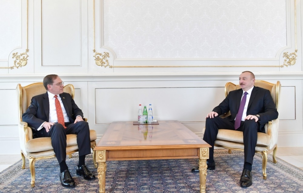 President Ilham Aliyev received credentials of incoming U.S. ambassador