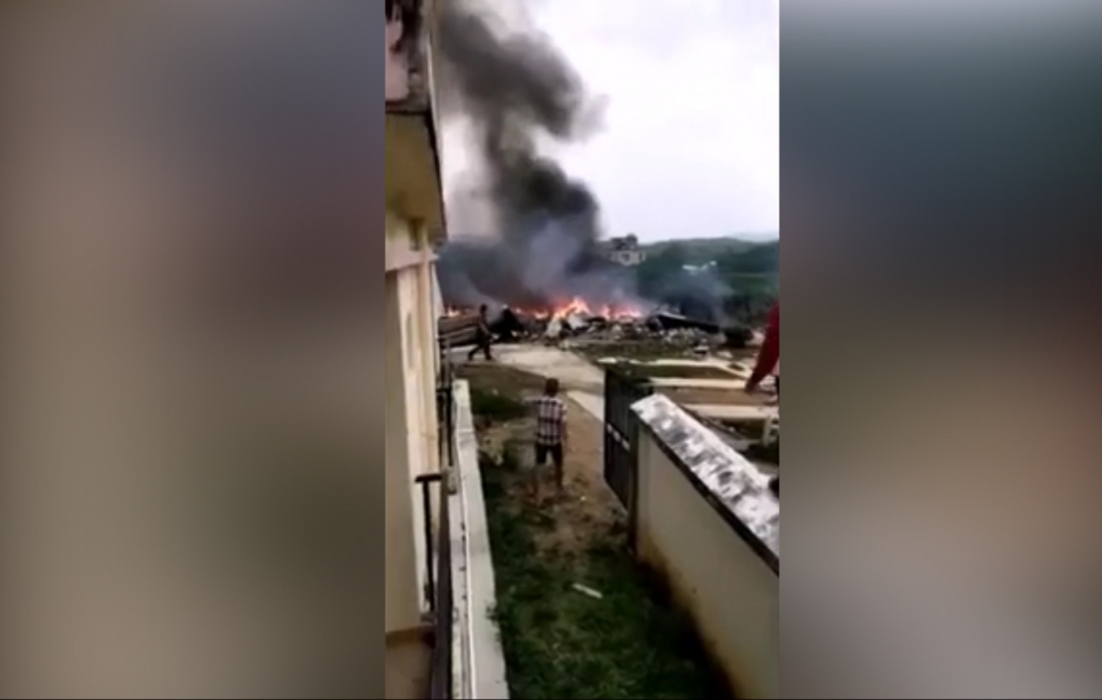 Çində təyyarə qəzası: Ölənlər var