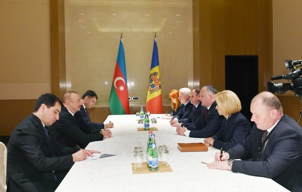 Prezident İlham Əliyev Moldova Prezidenti İqor Dodon ilə görüşüb