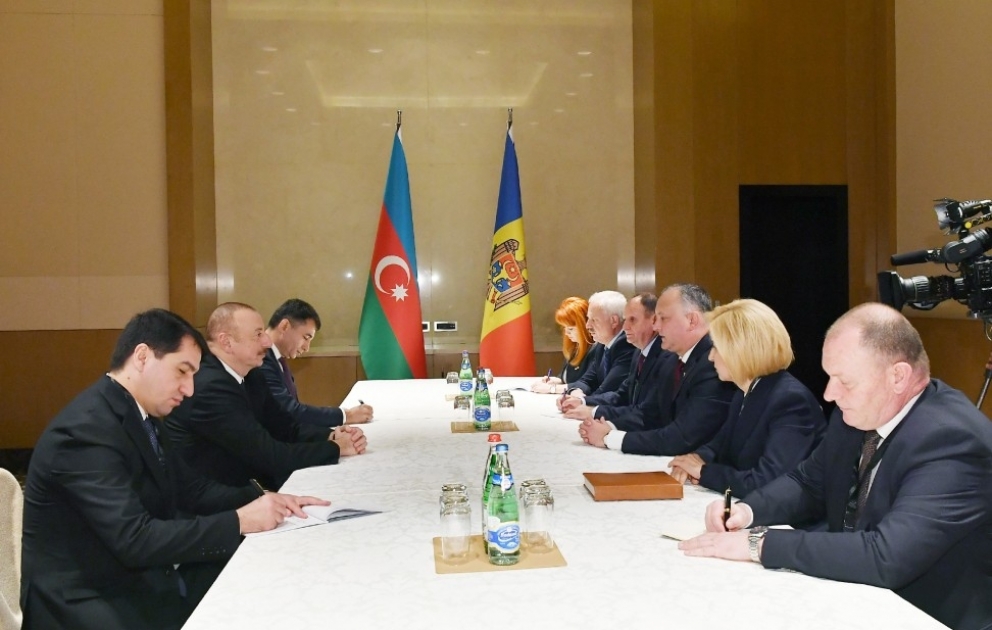 Präsident Ilham Aliyev trifft sich mit seinem moldauischen Amtskollegen Igor Dodon