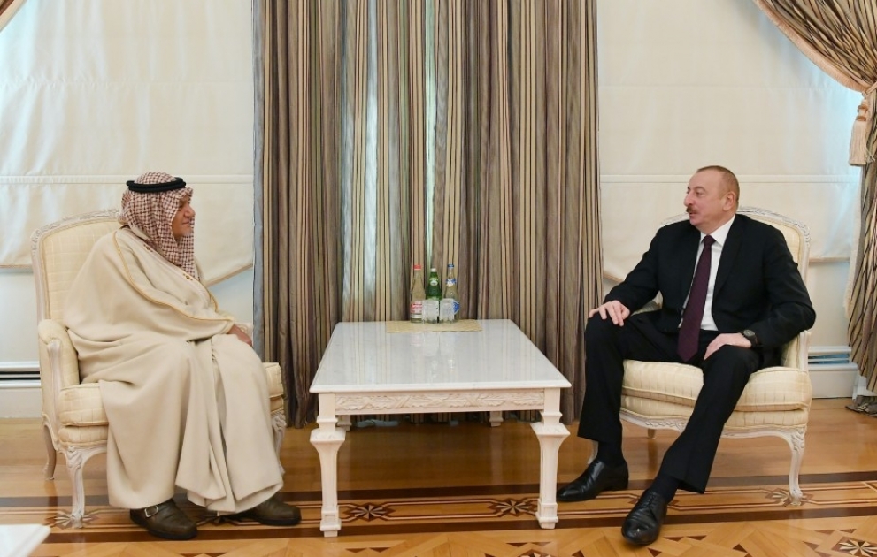 Präsident Ilham Aliyev empfängt Vorsitzenden von Verwaltungsrat des König-Faisal-Zentrums für Forschung und islamische Studien