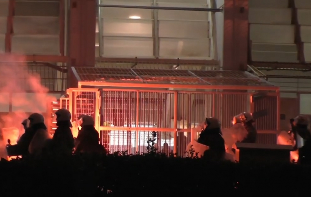 Yunanıstanda futbol azarkeşləri ilə polis arasında qalmaqal yaşanıb