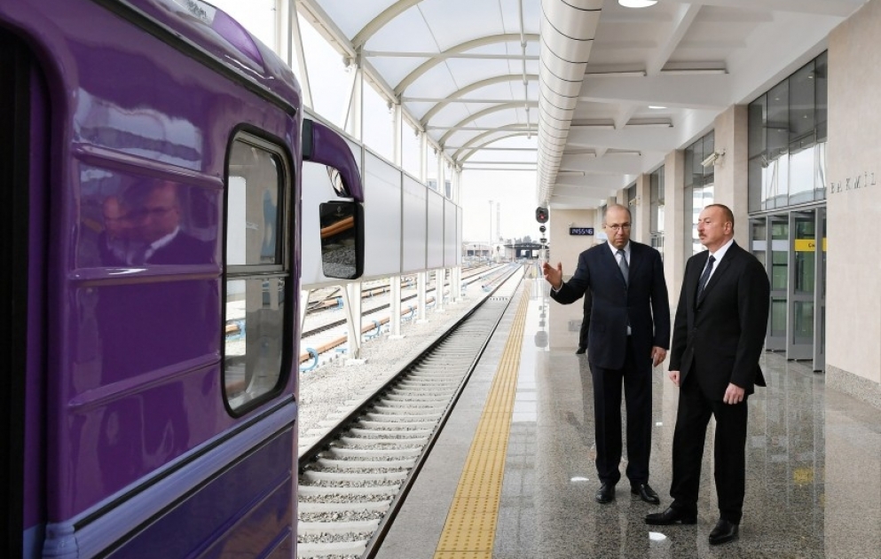 Le président Ilham Aliyev s'est familiarisé avec les conditions créées dans la station de métro Bakmil, reconstruite complètement