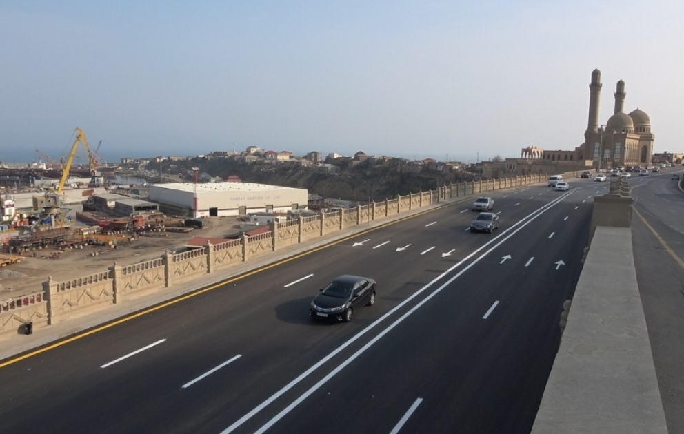 “Bibiheybət” məscidindən şəhər istiqamətdə olan yolun təmiri başa çatıb