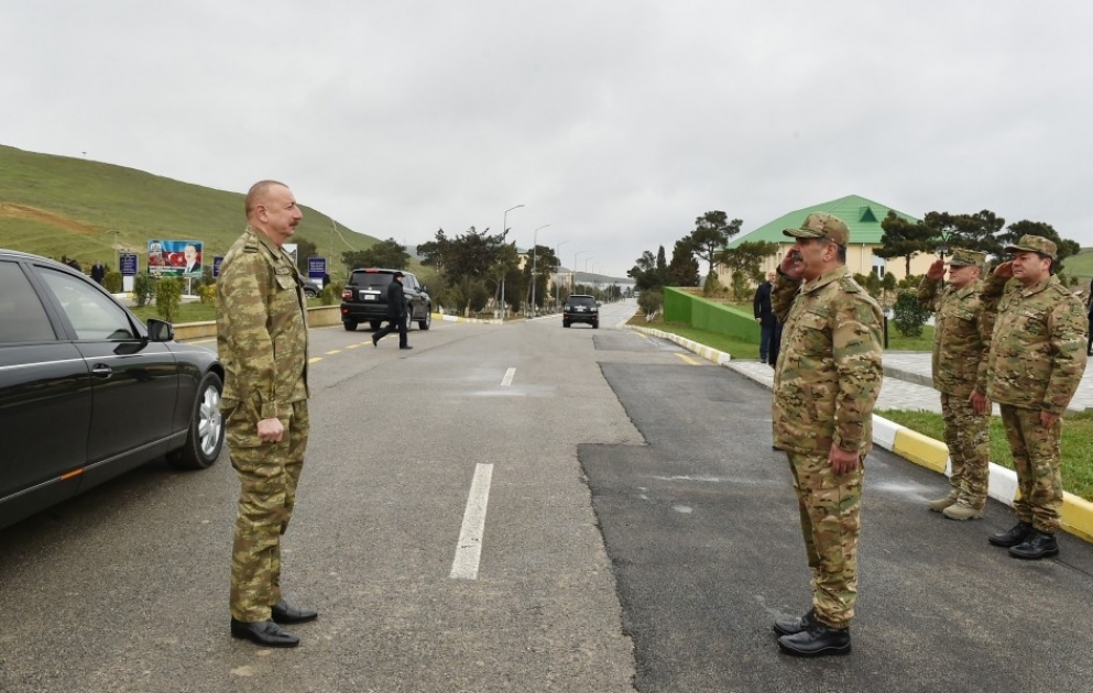 Präsident, Oberbefehlshaber Ilham Aliyev besucht Militäreinheit N von Spezialkräften des Verteidigungsministeriums