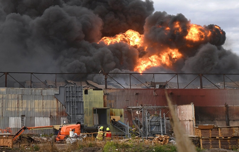 Australie: une usine chimique dévastée par l’incendie