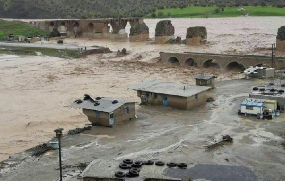 İranda təbii fəlakət zamanı həlak olanların sayı artıb
