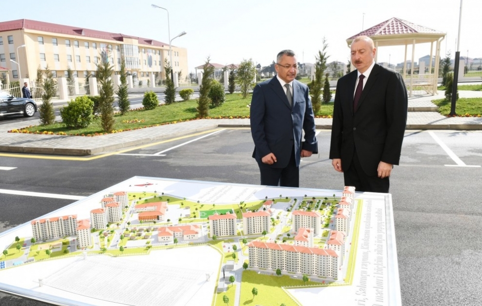 В бакинском поселке Кюрдаханы состоялось открытие нового жилого комплекса для вынужденных переселенцев 
 В открытии принял участие Президент Ильхам Алиев