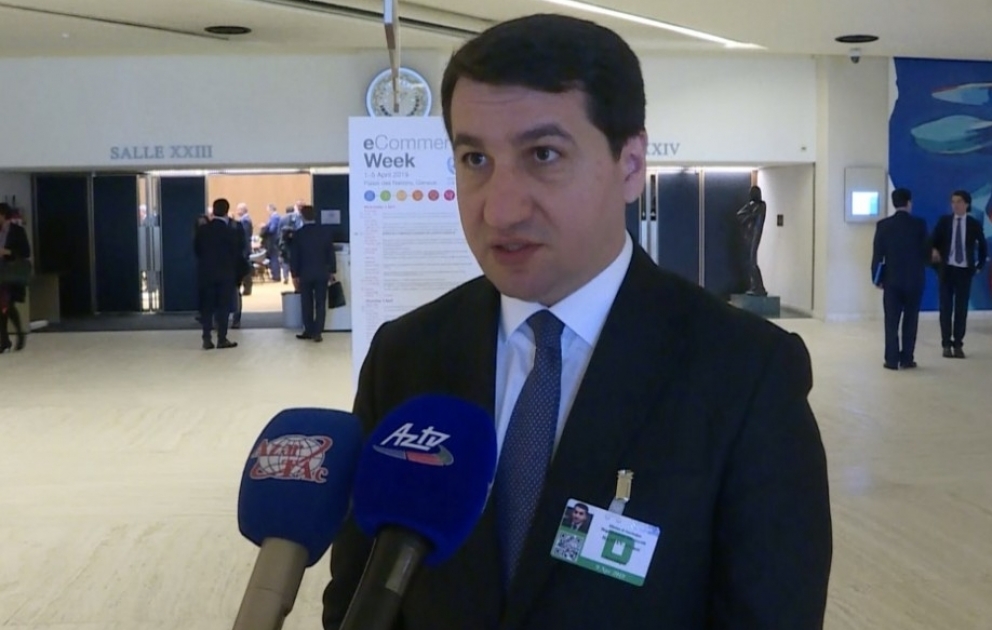 Hikmət Hacıyev: İşğal olunmuş ərazilərimizdə qeyri-qanuni fəaliyyətlər problemi ilə bağlı tədbirlər davam etdiriləcək