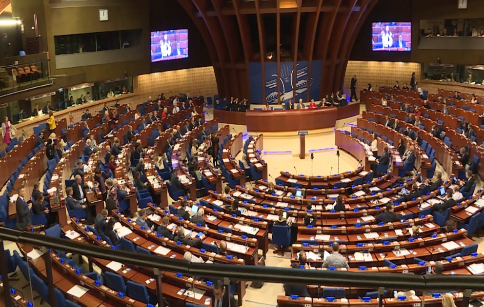 AŞPA-da erməni deputat mövzudan kənar çıxış etdiyinə görə mikrofonu söndürülüb
