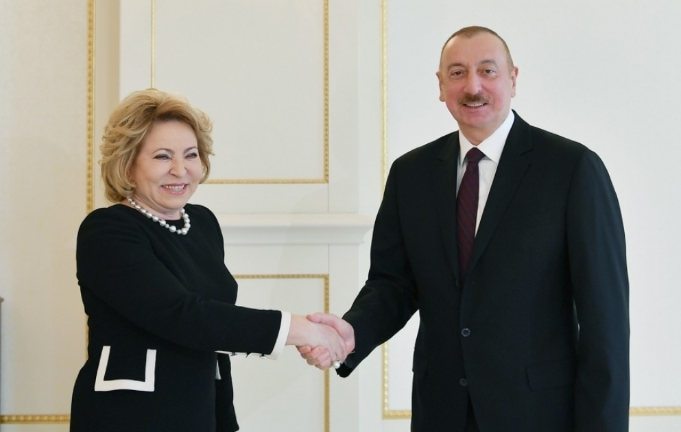 Präsident Ilham Aliyev empfing russische Delegation um Walentina Matwijenko
